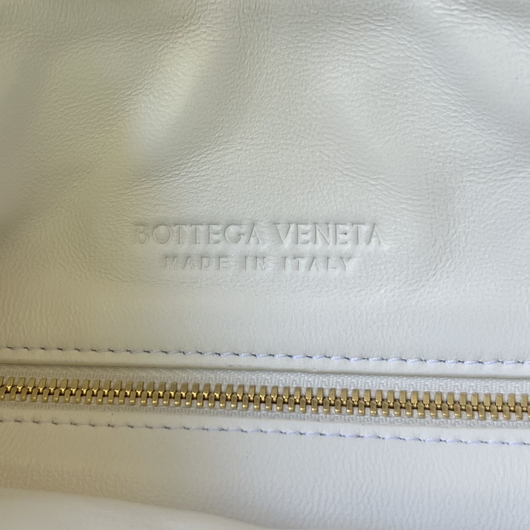 Large Gemelli Intrecciato Leather Shoulder Bag White